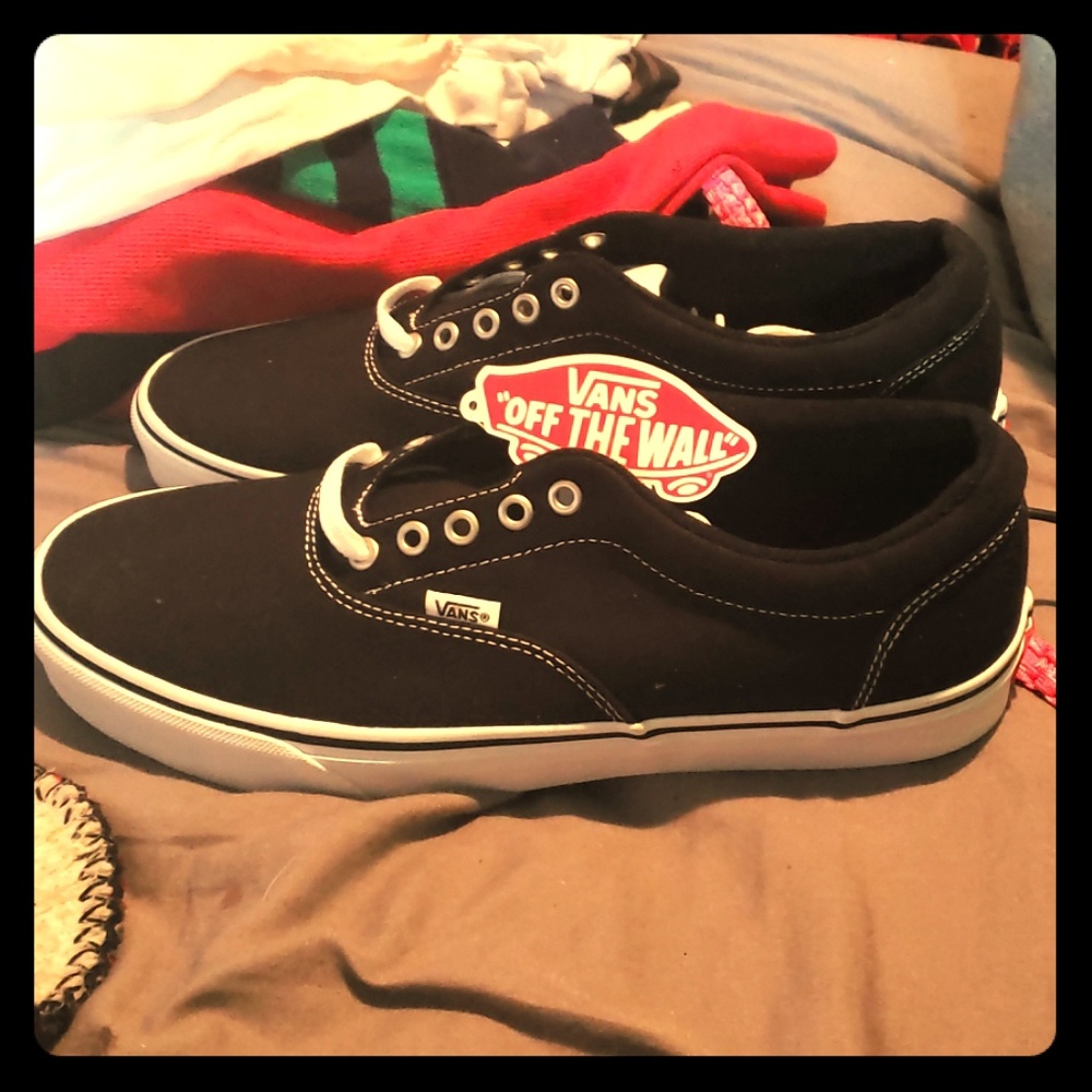 Brand new Size 10.5 mens vans